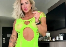 Close up MiLF getting it in the ass
