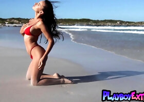 Teen Gloria Sol posing nude at the beach  - 2