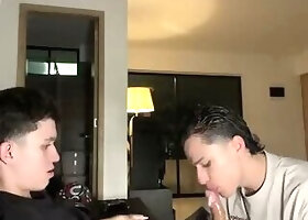 Arrombando o cu do cunhado hétero antes da irmã corna chegar