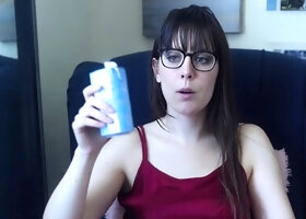 Milf brunette dildo masturbate