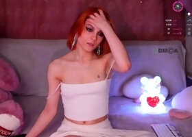 Amateur redhead fully nude on bed and masturbating
