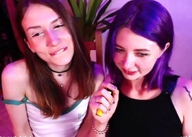 Masturbating amateur teen