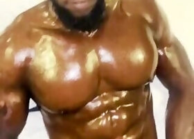 CUM ON MY PECS
