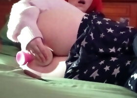 Amateur brunette chick toying her ass and pussy on webcam